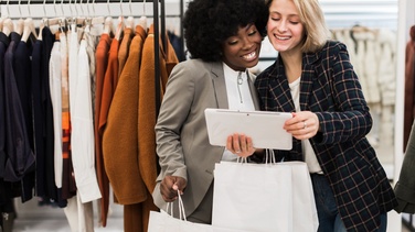 10 Frases e 10 Slogans para  Comércio de Roupas Femininas